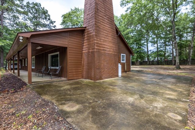 25 Gas Line Road, Phenix City, AL 36870