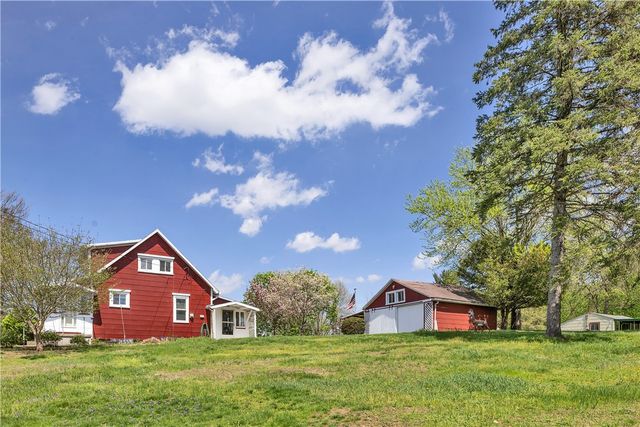 208 Center St, Daugherty Twp, PA 15066