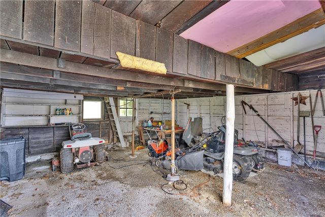 208 Center St, Daugherty Twp, PA 15066