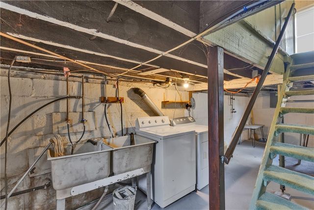 208 Center St, Daugherty Twp, PA 15066