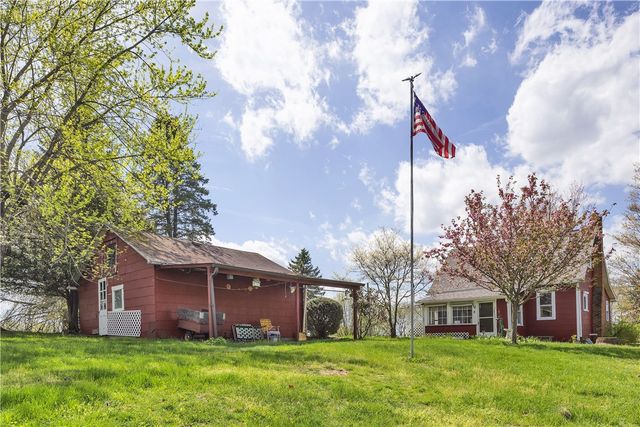 208 Center St, Daugherty Twp, PA 15066