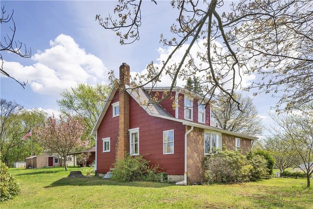 208 Center St, Daugherty Twp, PA 15066