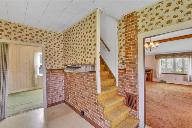 208 Center St, Daugherty Twp, PA 15066