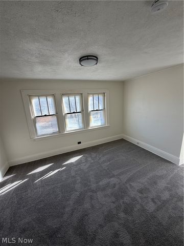 2458 East Avenue, Akron, OH 44314