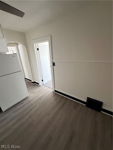 2458 East Avenue, Akron, OH 44314