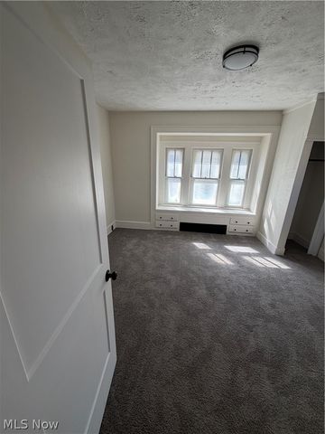 2458 East Avenue, Akron, OH 44314