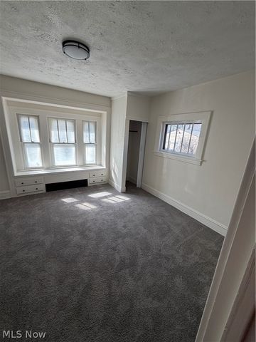 2458 East Avenue, Akron, OH 44314