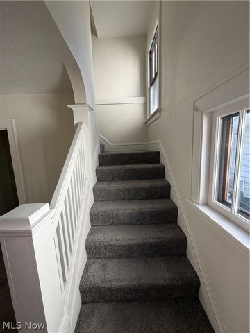 2458 East Avenue, Akron, OH 44314