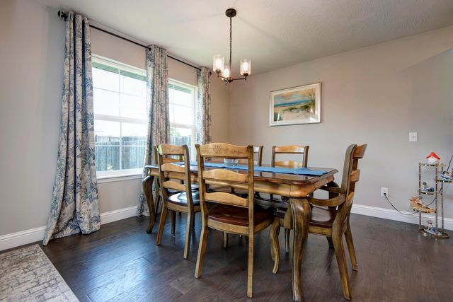813 E Brewer Avenue, Nixa, MO 65714