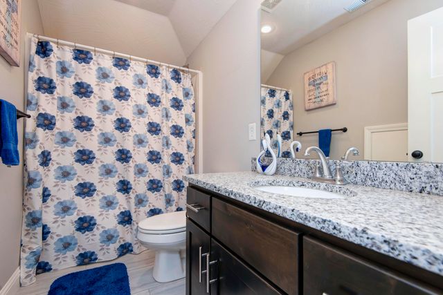 813 E Brewer Avenue, Nixa, MO 65714