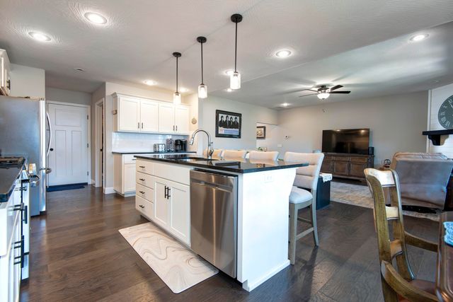 813 E Brewer Avenue, Nixa, MO 65714