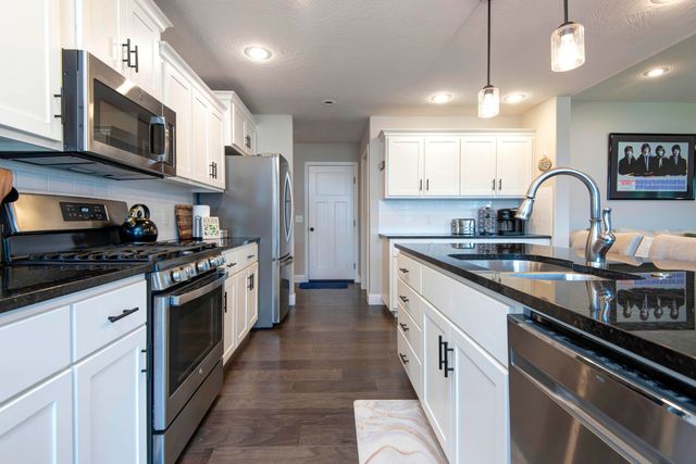 813 E Brewer Avenue, Nixa, MO 65714