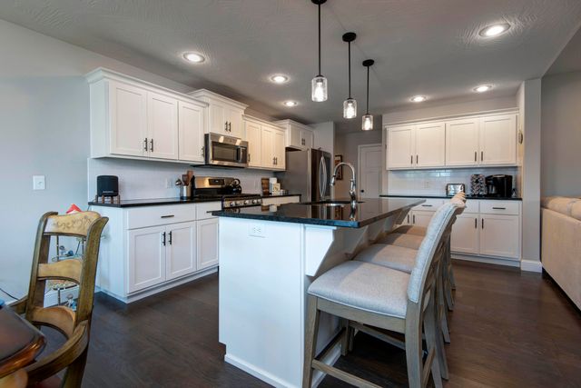 813 E Brewer Avenue, Nixa, MO 65714