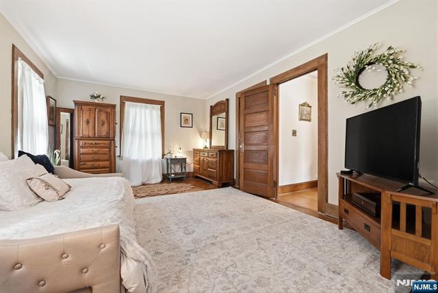 112 Grove Avenue, Verona, NJ 07044