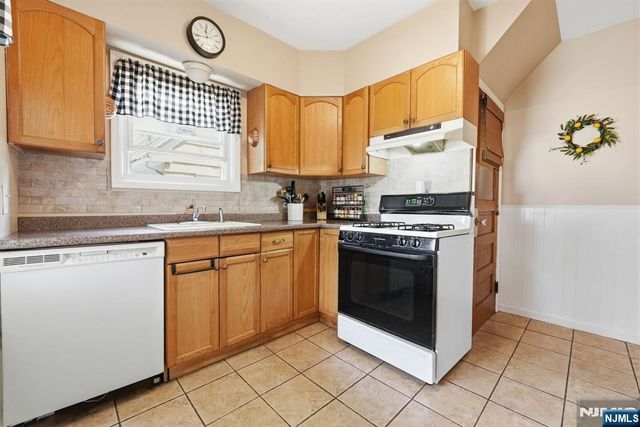 112 Grove Avenue, Verona, NJ 07044