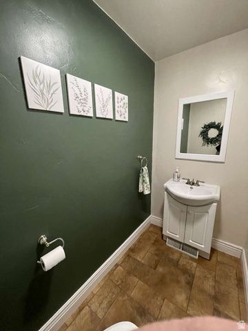 120 W 975 S, Roosevelt, UT 84066