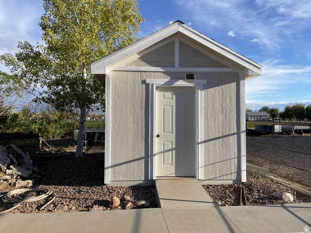 120 W 975 S, Roosevelt, UT 84066
