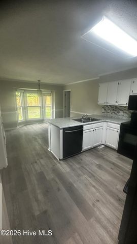6878 Green Creek Road, Fayetteville, NC 28314