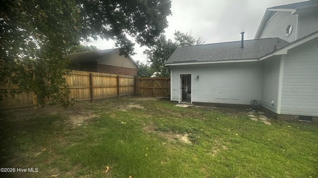 6878 Green Creek Road, Fayetteville, NC 28314