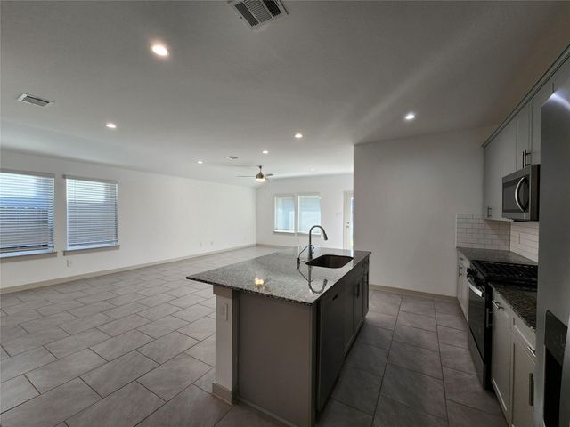 4934 Natchez Trace, Arcola, TX 77545