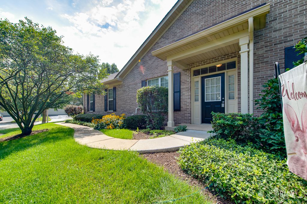 981 Oak Ridge Boulevard, Elgin, IL 60120 — photo 4