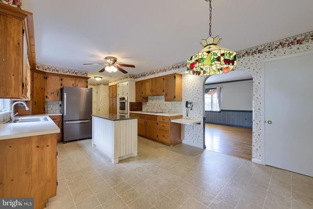 210 STEVENS RD, Stevens, PA 17578