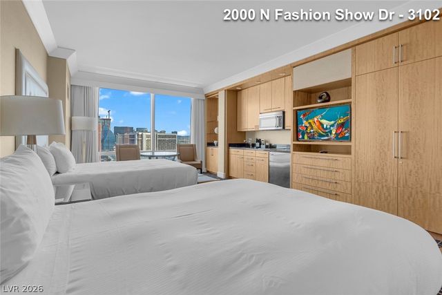 2000 North Fashion Show Drive 3102, Las Vegas, NV 89109