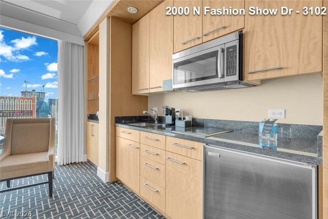 2000 North Fashion Show Drive 3102, Las Vegas, NV 89109