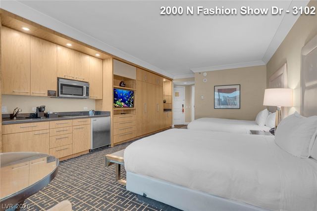 2000 North Fashion Show Drive 3102, Las Vegas, NV 89109