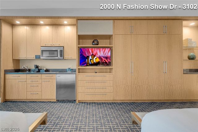 2000 North Fashion Show Drive 3102, Las Vegas, NV 89109