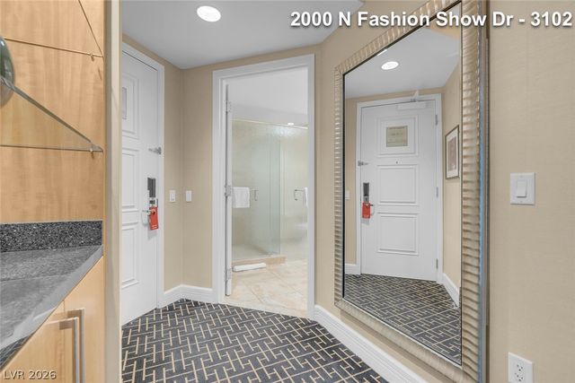 2000 North Fashion Show Drive 3102, Las Vegas, NV 89109