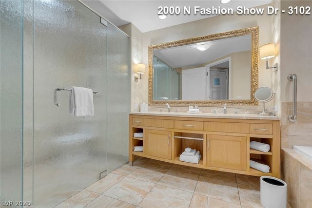 2000 North Fashion Show Drive 3102, Las Vegas, NV 89109