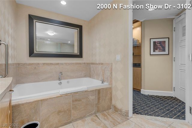 2000 North Fashion Show Drive 3102, Las Vegas, NV 89109
