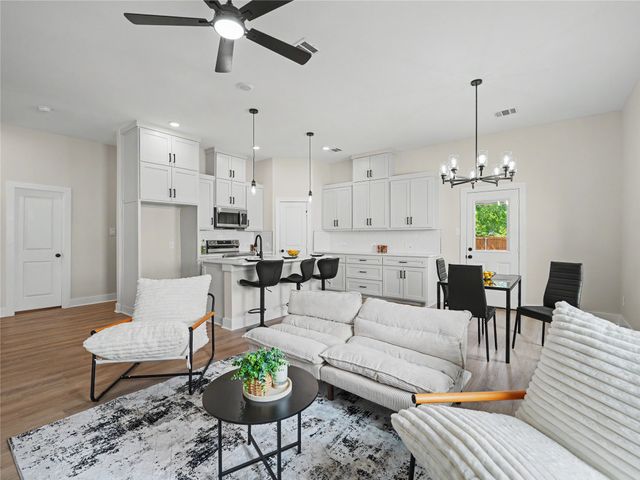 3309 Thannisch Avenue, Fort Worth, TX 76105