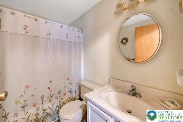 2165 Woodchuck Lane, Middle Smithfield Twp, PA 18302