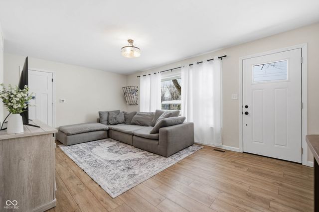 902 Stoner Drive, Anderson, IN 46013