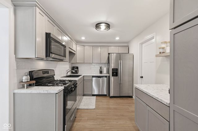 902 Stoner Drive, Anderson, IN 46013