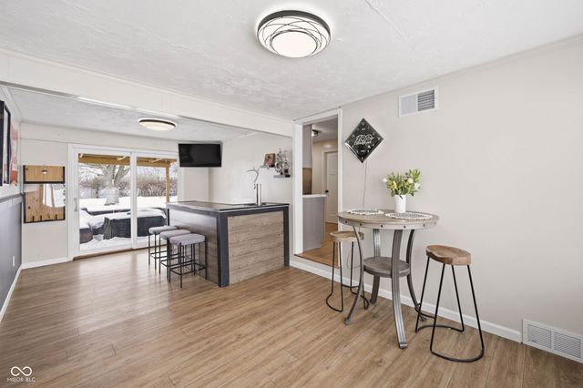 902 Stoner Drive, Anderson, IN 46013