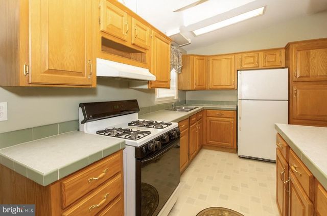 303 CARVER LN, Royersford, PA 19468