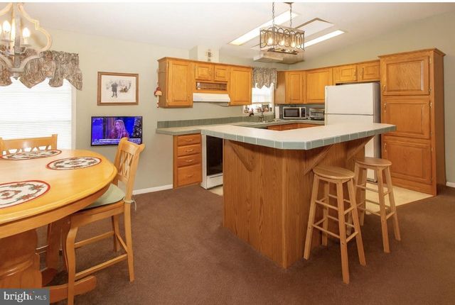 303 CARVER LN, Royersford, PA 19468