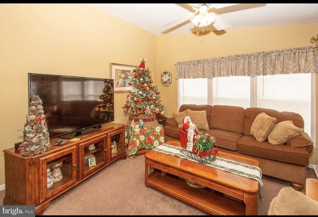 303 CARVER LN, Royersford, PA 19468