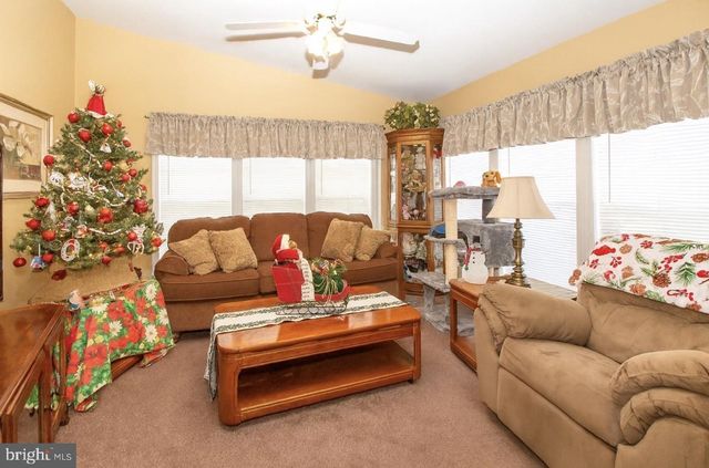 303 CARVER LN, Royersford, PA 19468