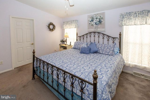 303 CARVER LN, Royersford, PA 19468