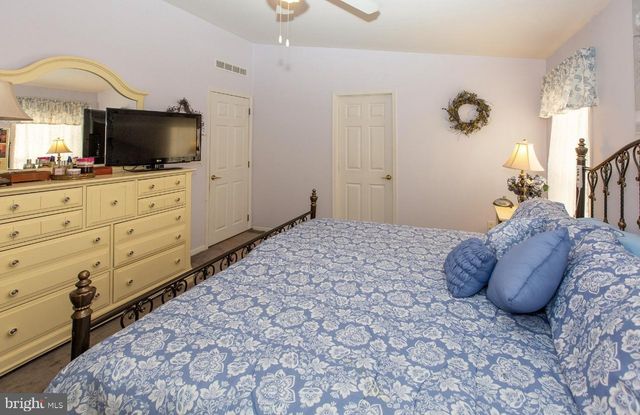 303 CARVER LN, Royersford, PA 19468