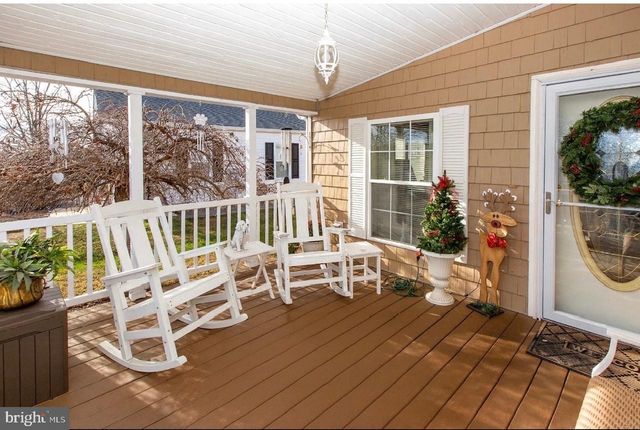 303 CARVER LN, Royersford, PA 19468