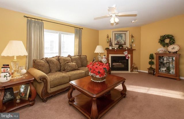 303 CARVER LN, Royersford, PA 19468