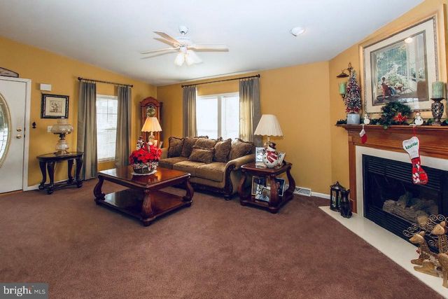 303 CARVER LN, Royersford, PA 19468