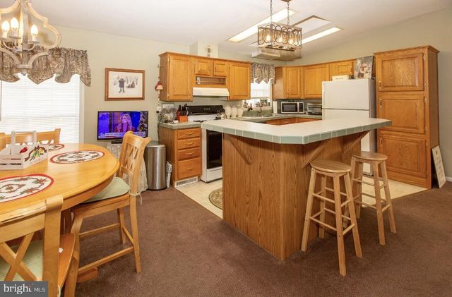 303 CARVER LN, Royersford, PA 19468