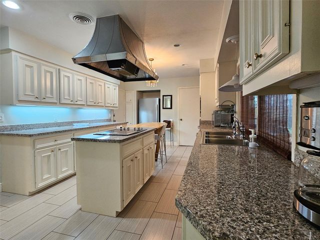 5203 Chesapeake Way, Houston, TX 77056