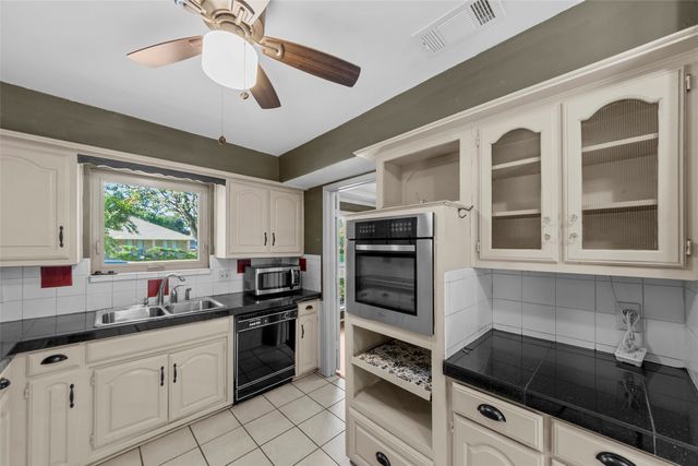 1116 Windsong Trail, Richardson, TX 75081